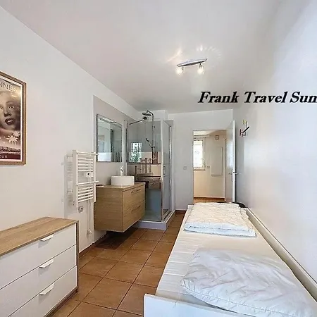 בית נופש Franks Travel Summer